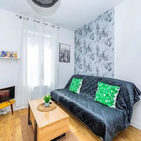 Cosy Et Proche Metro Apartment